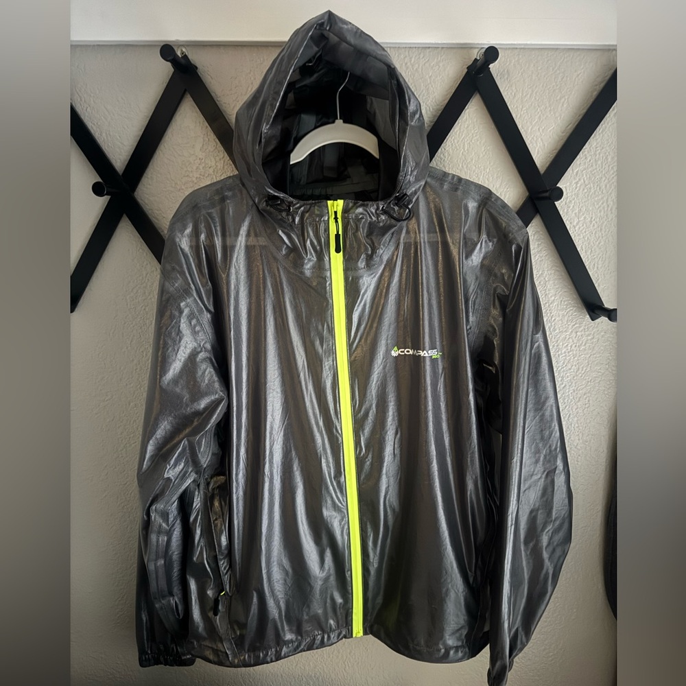 Compass 360 Pilot Point Rain Jacket *New Without Tags*